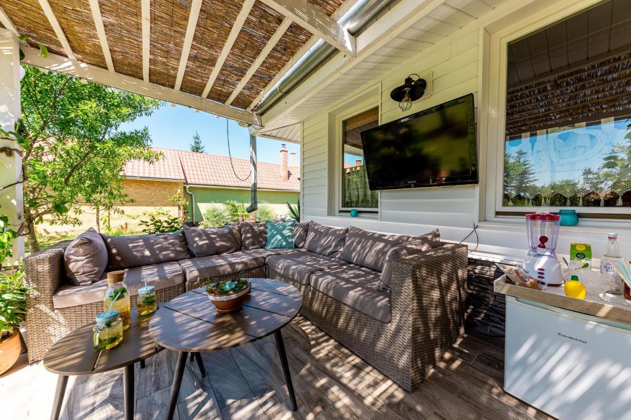 Berrybay Holidayhome Balatonkeresztúr エクステリア 写真