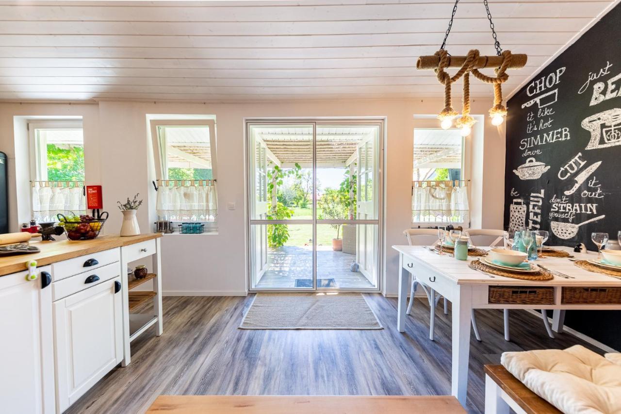 Berrybay Holidayhome Balatonkeresztúr エクステリア 写真