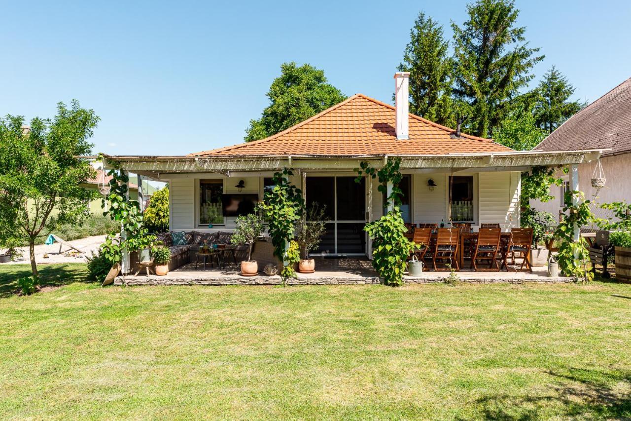 Berrybay Holidayhome Balatonkeresztúr エクステリア 写真